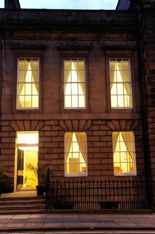 Edinburgh City Suites Pokoj fotografie